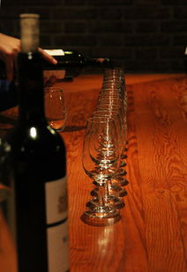 (寻找圣杯的老电影)探寻圣杯红酒价格及图片:品味奢华优雅的圣杯酿造香槟。 (寻找圣杯的老电影)探寻圣杯红酒价格及图片:品味奢华优雅的圣杯酿造香槟。