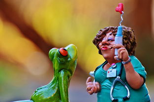 (玩法类似皇室战争的手游)探讨一款类似皇室战争的游戏：优缺点和玩法差异的比较