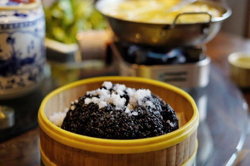 发现美食宝藏：舌尖上的小镇最新版本带你探寻当地特色滋味